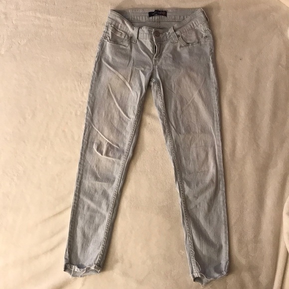 Levi’s Blue and White Pinstripe Jeans - Picture 3 of 4